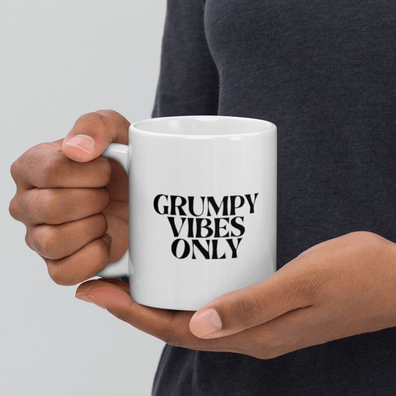 Taza Grumpy Vibes - Empresaria 11oz